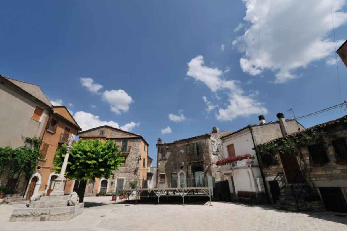 Frosolone, borgo coltelli