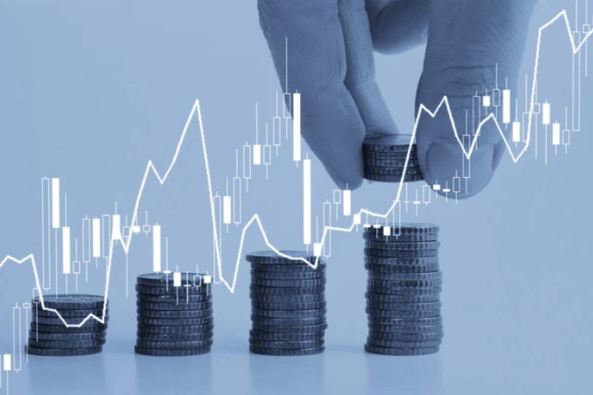 Tra le opzioni più apprezzate dagli investitori meno inclini al rischio spiccano il Buono Postale 3x4 e il BTP 0,95% 2037,