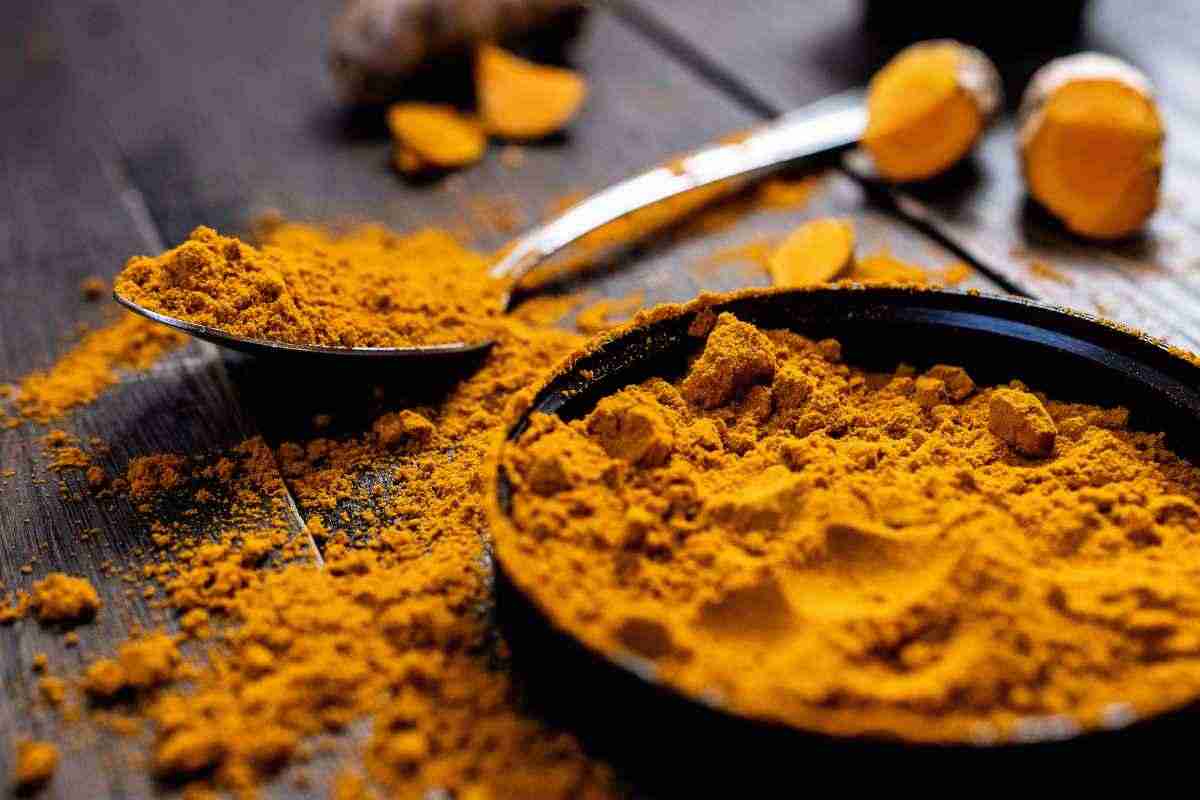 Capelli bianchi? Ti serve solo una spezia, ed è proprio questa