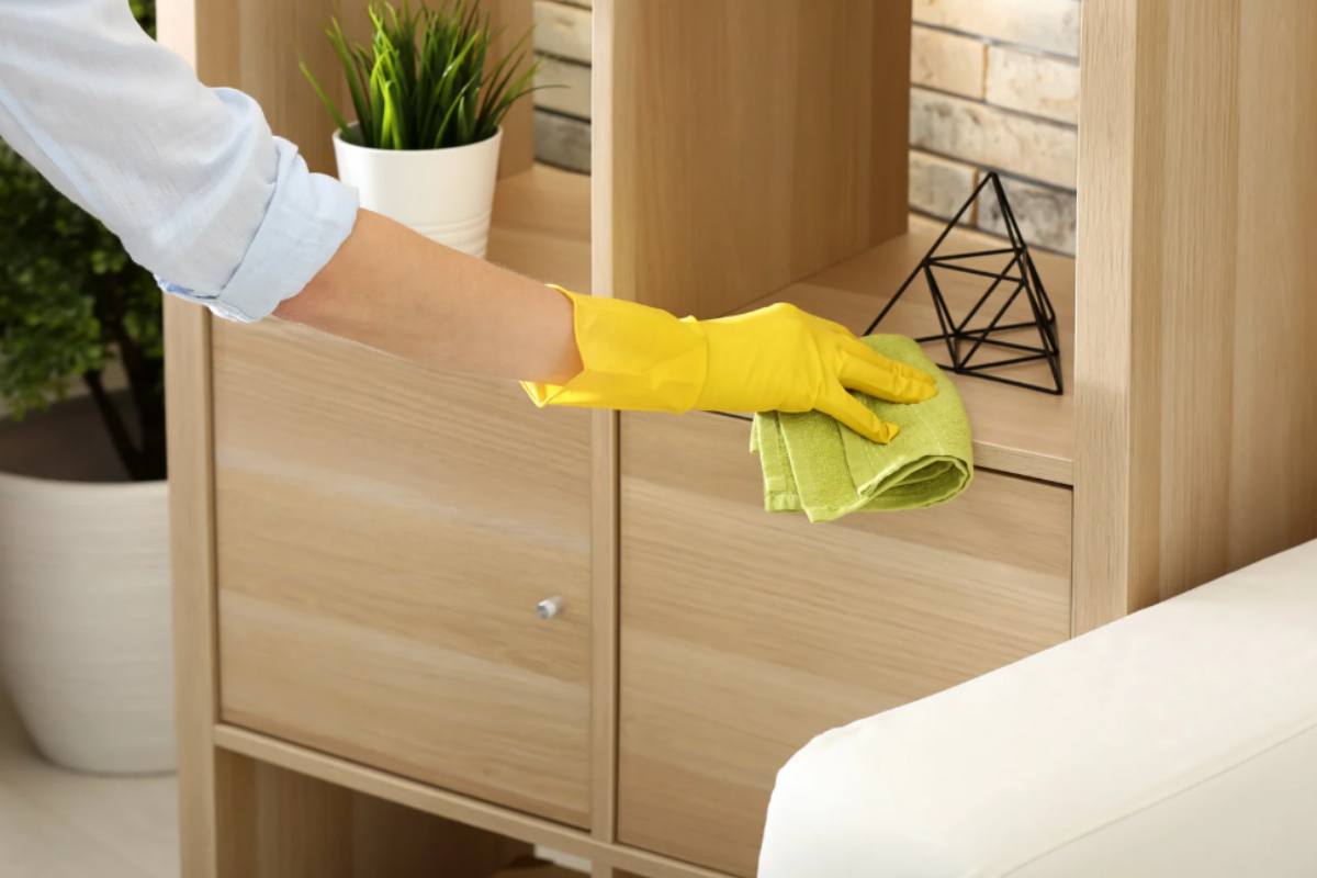 Pulire i mobili in legno
