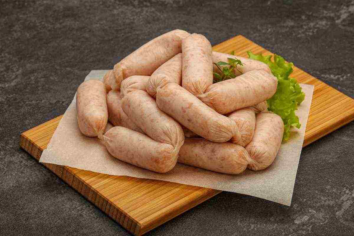 Wurstel crudi, perché non dovresti mangiarli, il motivo